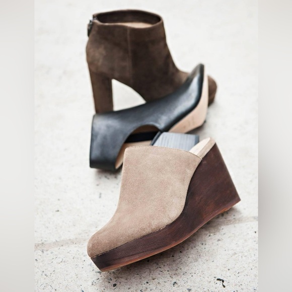 Bettye Muller New York suede platform clogs like new! Size 8.5 - Picture 2 of 10